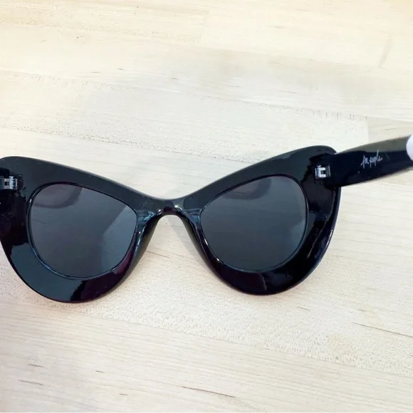FREE PEOPLE Black Rounded Cat Eye Sunglasses NEW - Picture 4 of 6